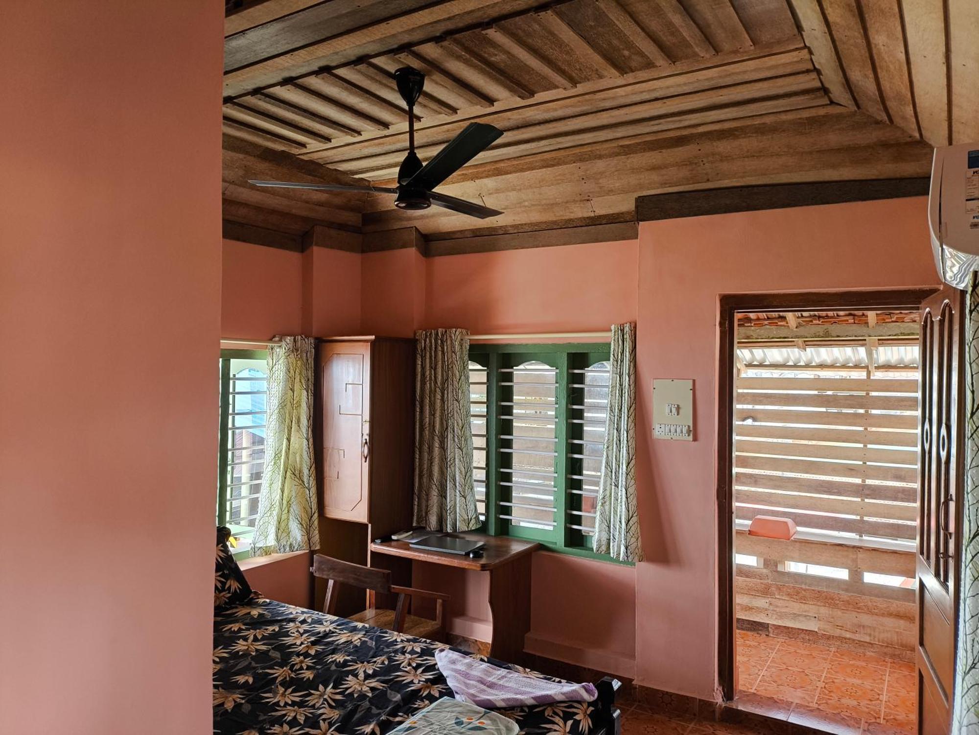 Hotel Tiny Temple Varkala Esterno foto