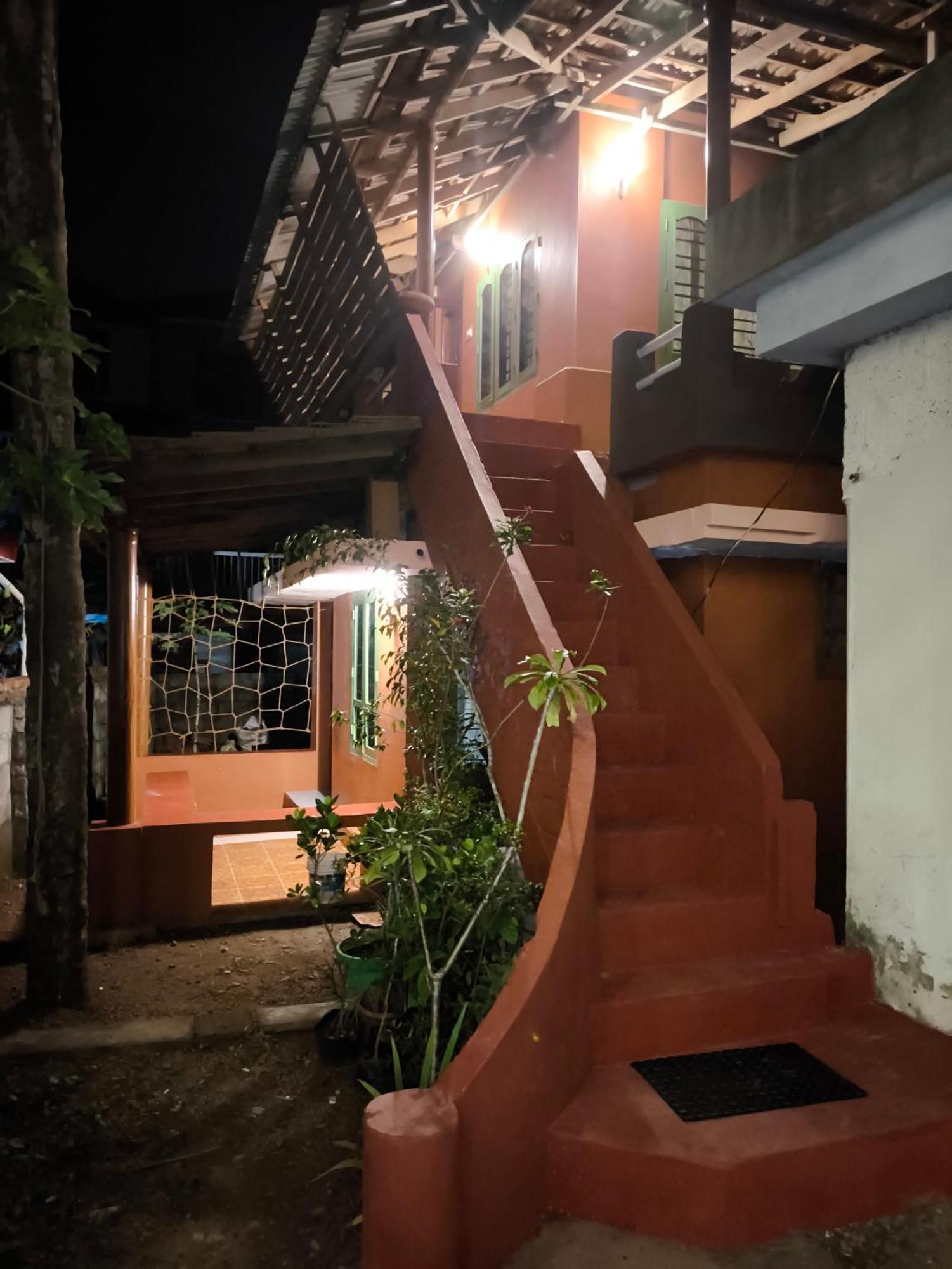 Hotel Tiny Temple Varkala Esterno foto